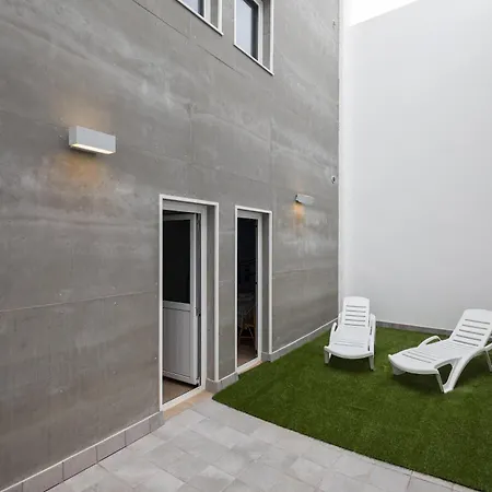 Falco Apartment *